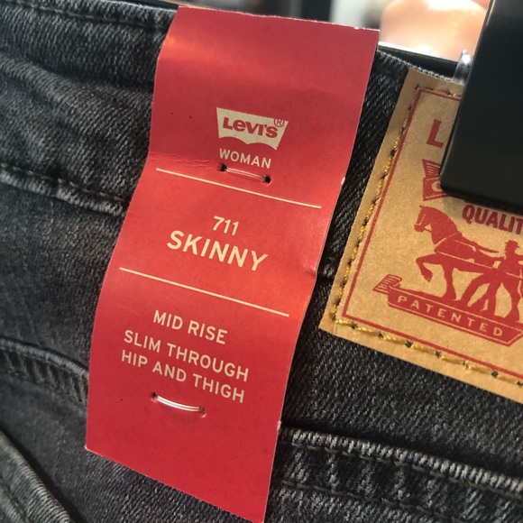 Plus-Size Levi’s 711 Mid-Rise Skinny Jeans NWT - Picture 6 of 6